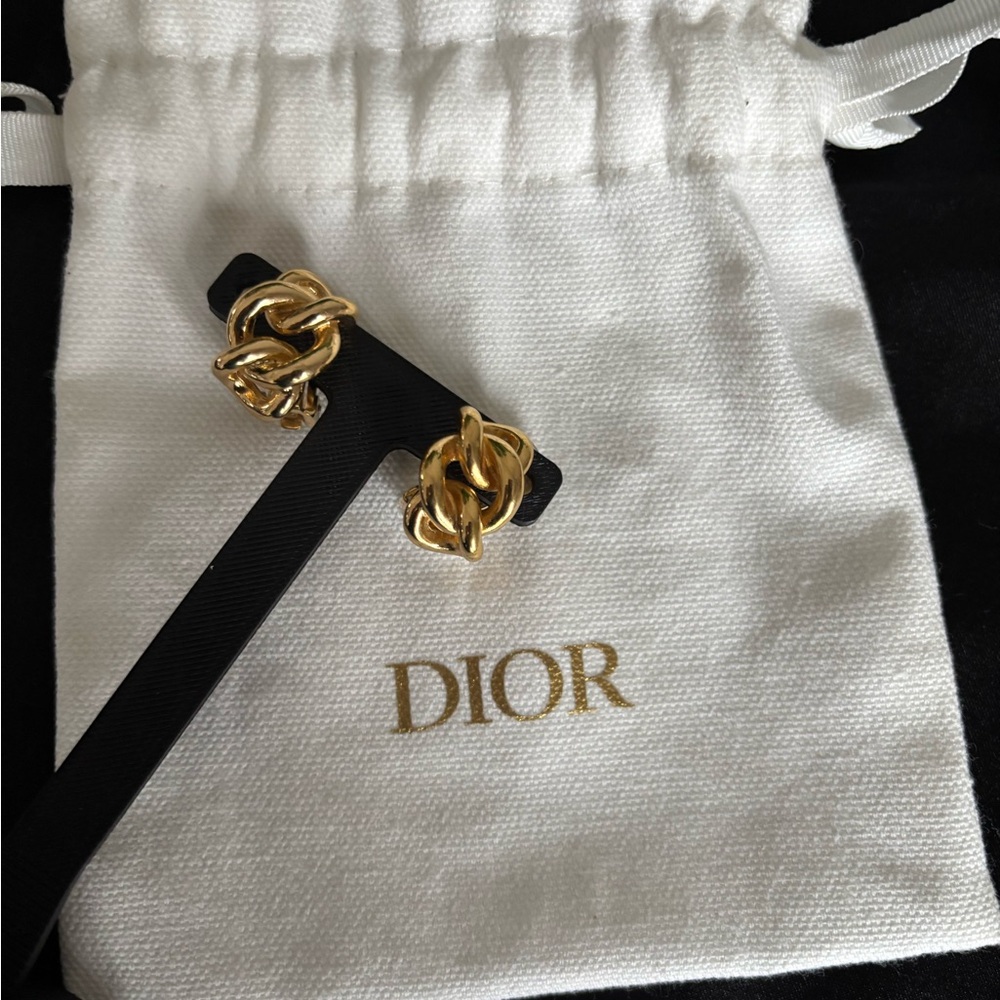DIOR Vintage Gold Knot Earrings - Picture 6 of 6